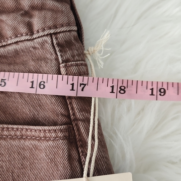 Universal Thread Vintage Midi denim shorts. Size 10. New. - Picture 3 of 7